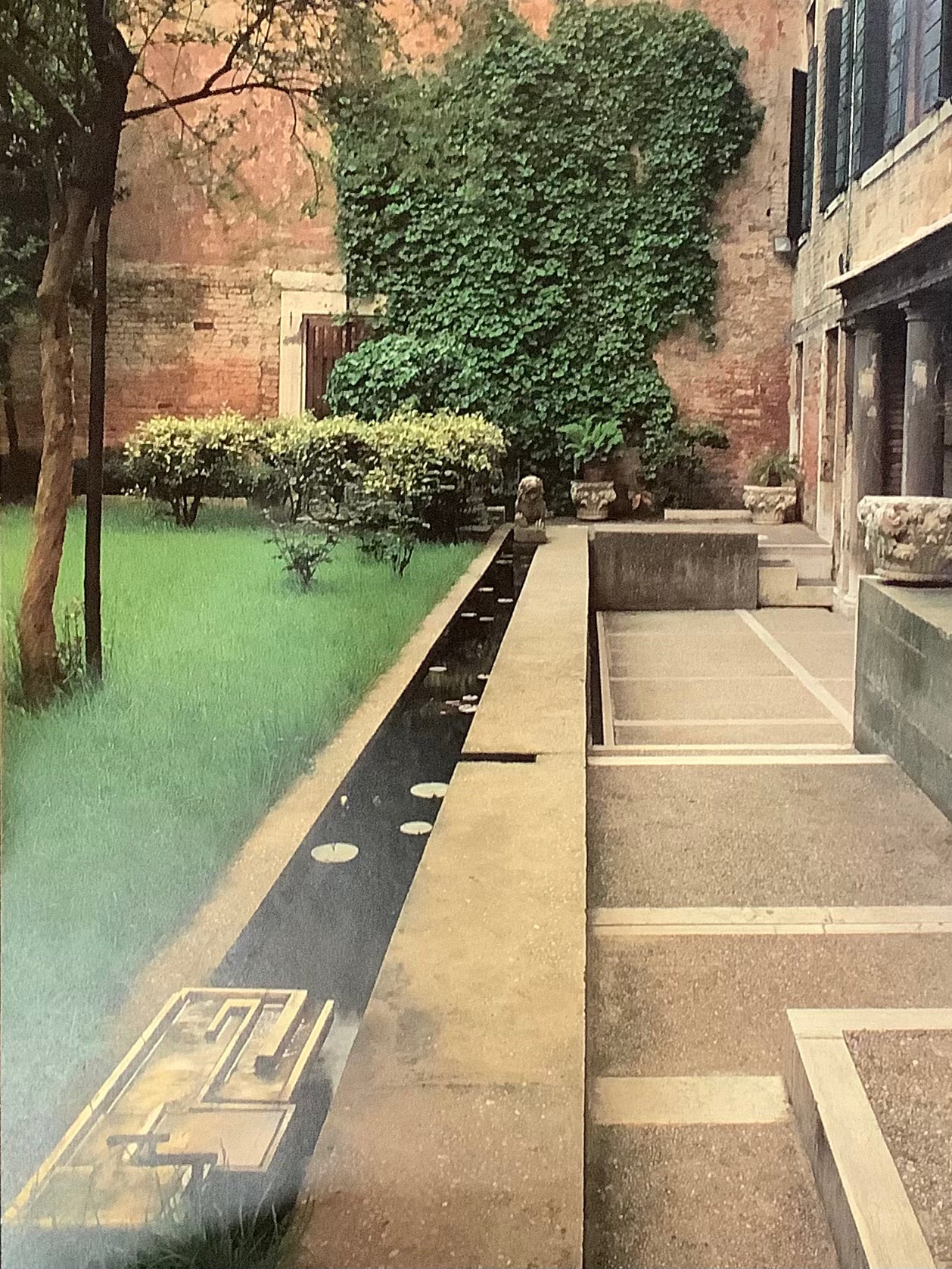 Carlo Scarpa March 2025 Special Issue (Reprint a+u 85:10)