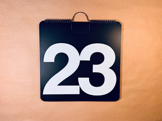Perpetual calendar by Massimo Vignelli, NAVA 365 Max